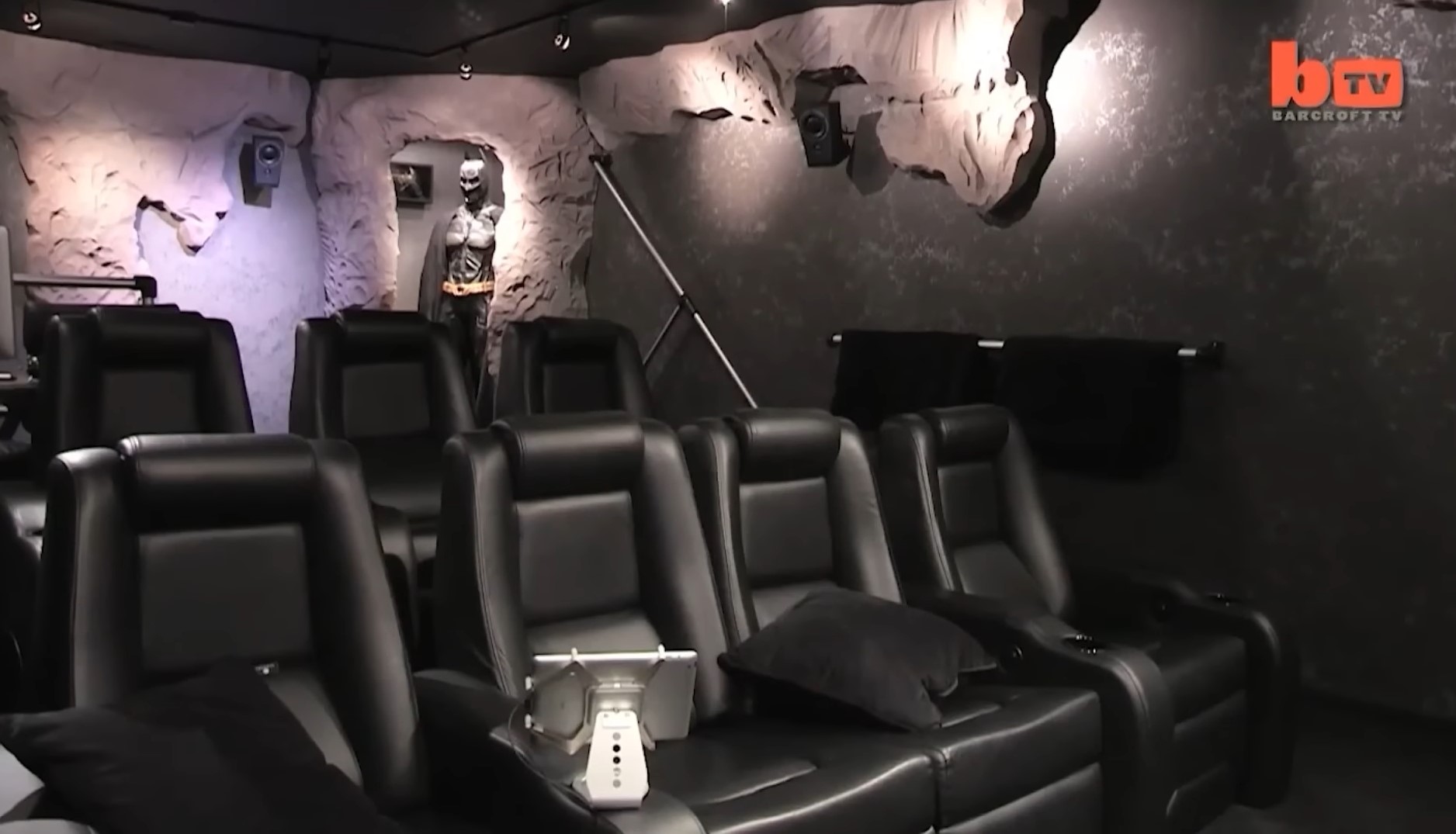 Самые странные дома в мире: вы будете поражены зданиями, в которых живут люди