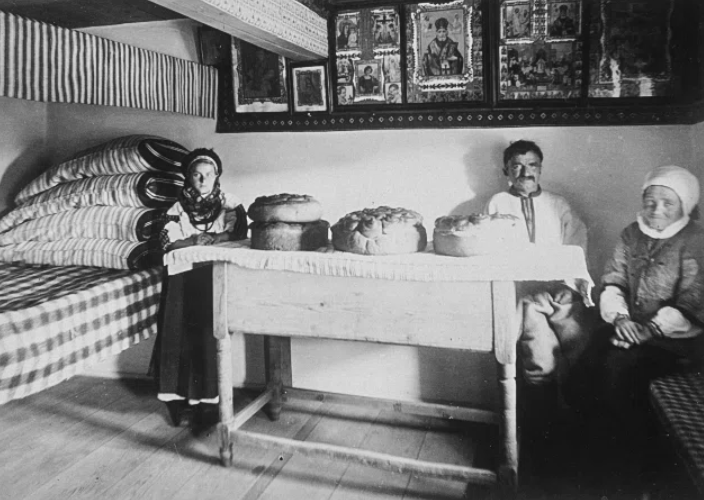 Дивіться, як українці святили паски століття тому: великодні фото з різних регіонів