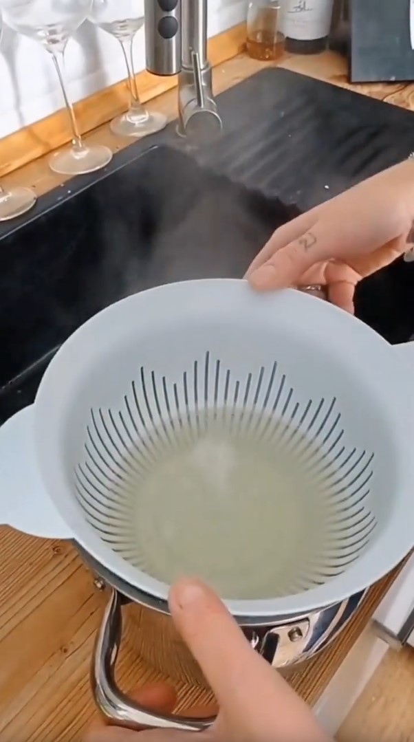 Припиніть так зливати макарони. Помилка, яку роблять майже всі