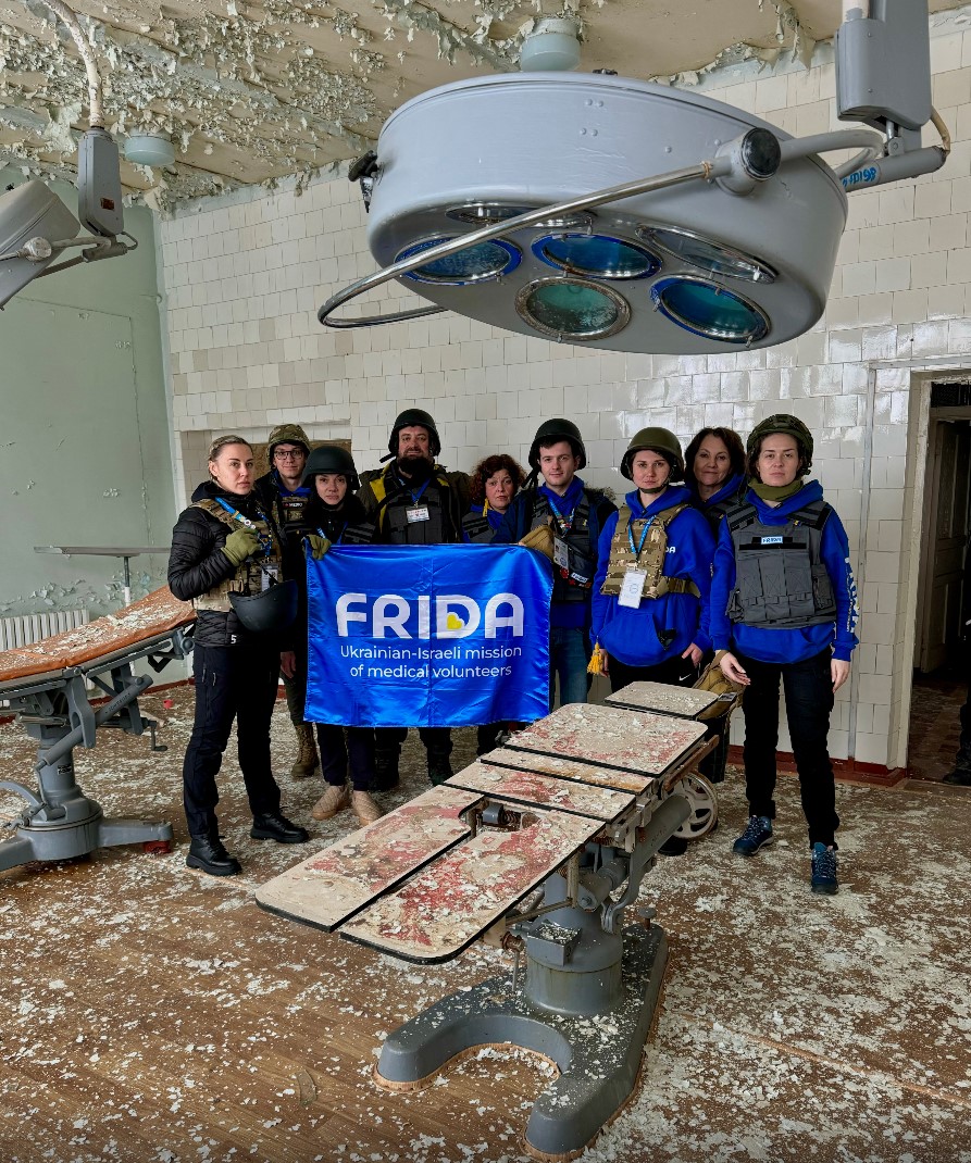 Під обстрілами на лінії фронту. Медмісія "Фріда" розгорнула польовий госпіталь у Сіверську