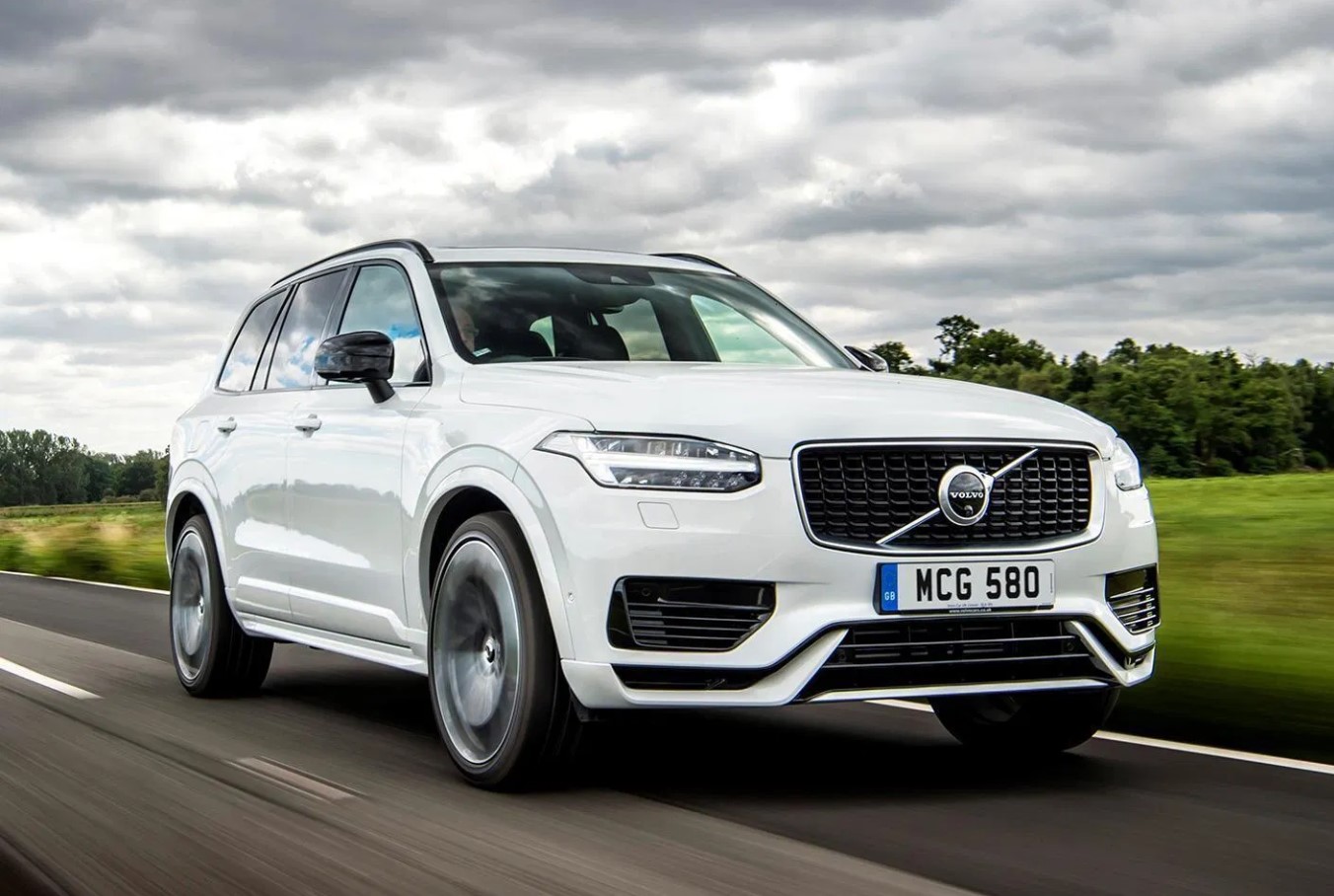 Бензин плюс киловатты: ТОП-5 плагин-гибридов с пробегом