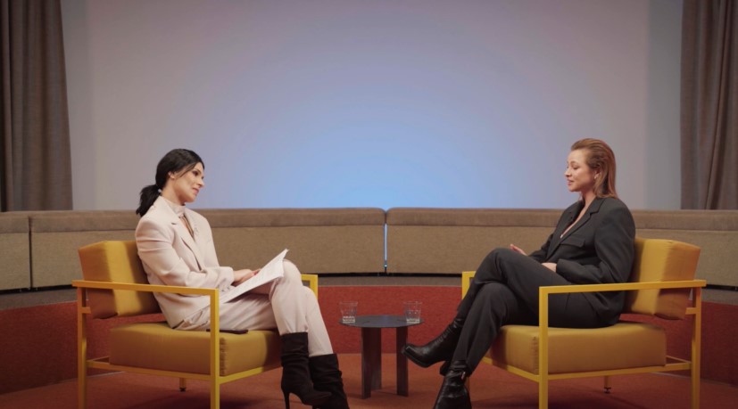 &quot;Пришлось принять тяжелое решение&quot;: возлюбленный украинской певицы сбежал за границу