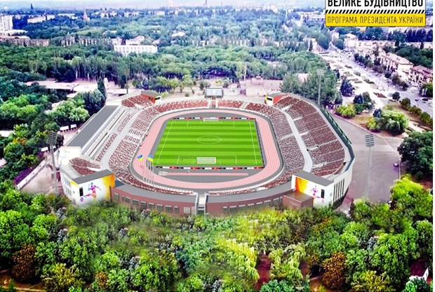На стадіоні &quot;Металург&quot; у Кривому Розі роблять &quot;гібридне&quot; поле і трибуни на 19 тис. глядачів