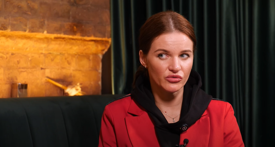 Відома тревел-блогерка пояснила, чому у своїх соцмережах майже не говорить про війну