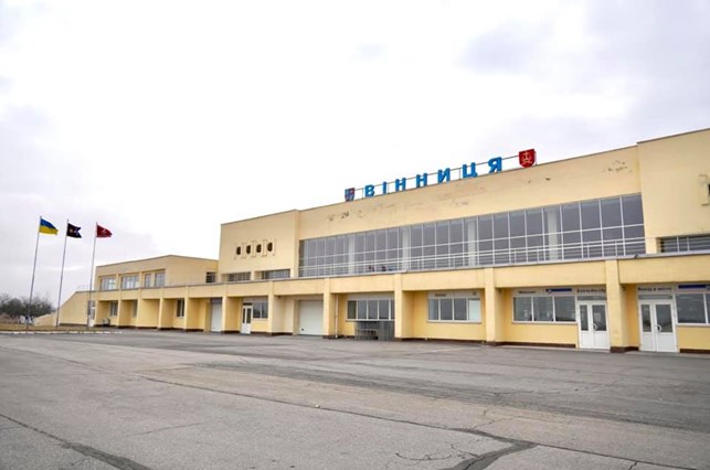 В аэропорту Винницы начались работы по реконструкции взлетно-посадочной полосы