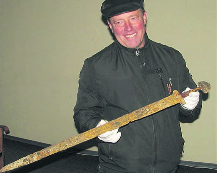 В музее &quot;Хортица&quot; рассказали о мече Святослава, найденном на месте последней битвы князя (видео)