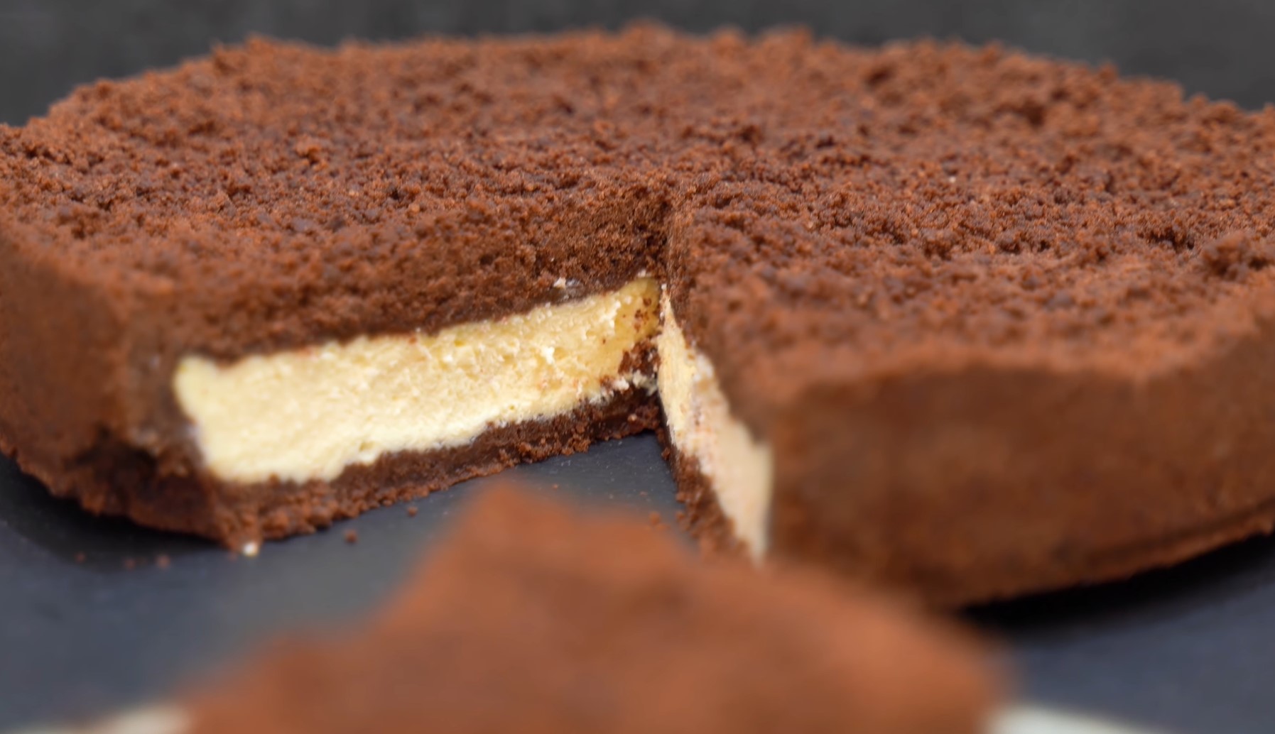 Королівський шоколадний пиріг за лічені хвилини: навіть тісто не треба замішувати!