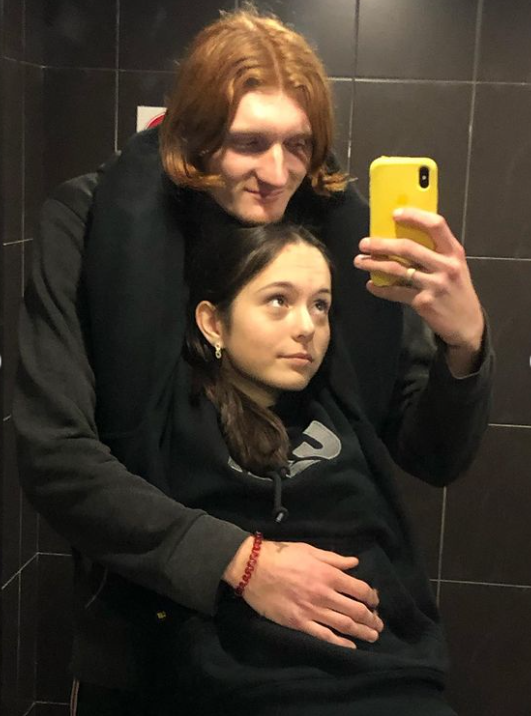 Влюбленные подростки, союз которых не одобрили родные, изменили внешность и устроили road trip по Украине