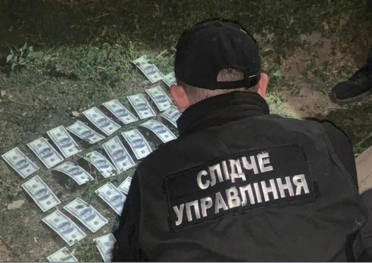 &quot;Працювали&quot; під час комендантської години. Поліція &quot;прикрила&quot; канал незаконного виїзду українців