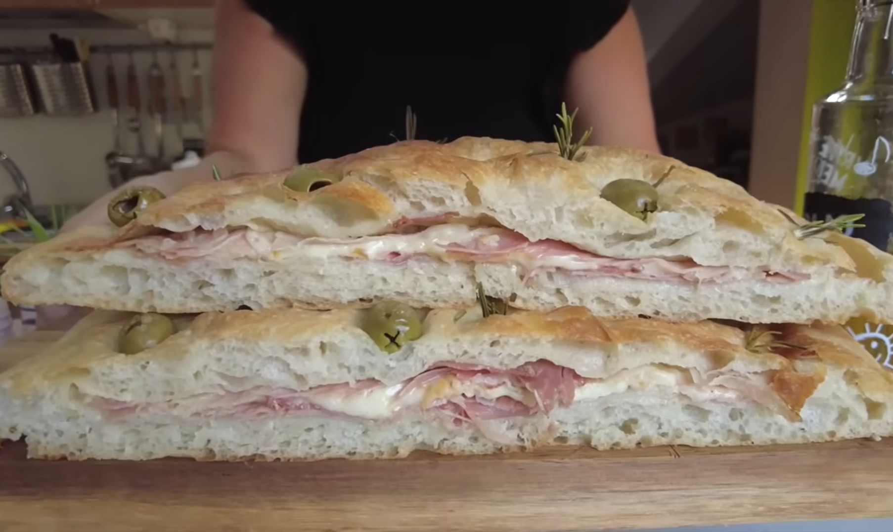 Настоящая итальянская фокачча своими руками. Легко и вкусно!