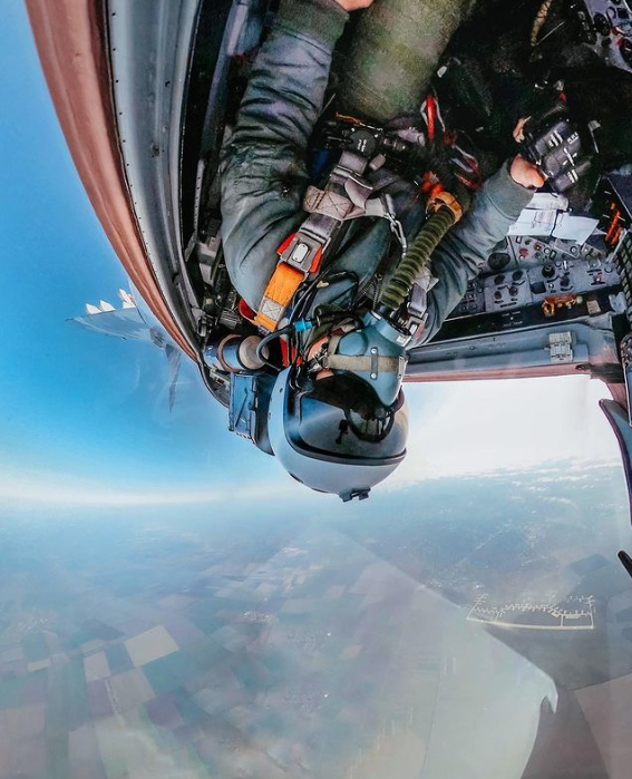 На висоті: молодий герой-ас Karaya розповів про повітряні бої та звернувся до українців (відео, фото)