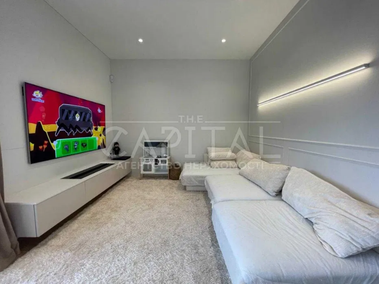 Даша Квиткова продает свой крутой дом на OLX: его цена может шокировать