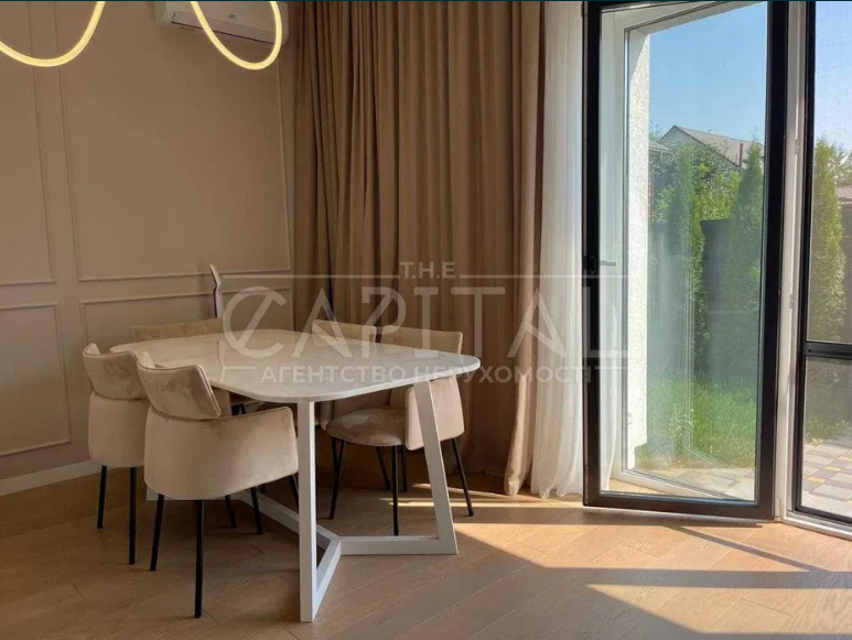 Даша Квиткова продает свой крутой дом на OLX: его цена может шокировать