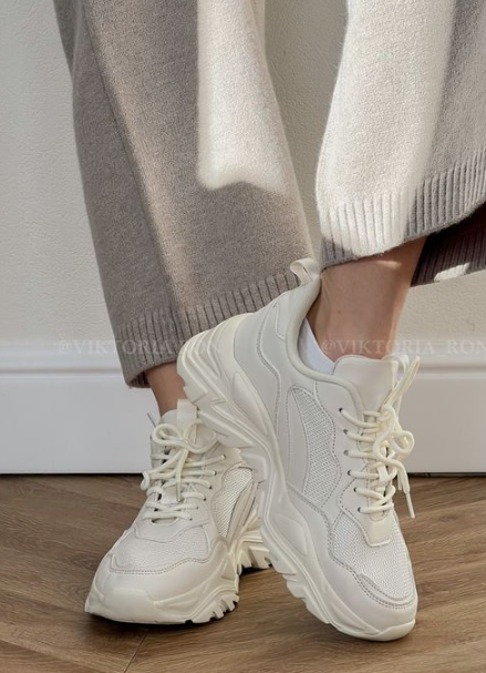 Главные антитренды 2023 года: откажитесь от этих вещей, чтобы не выглядеть смешно