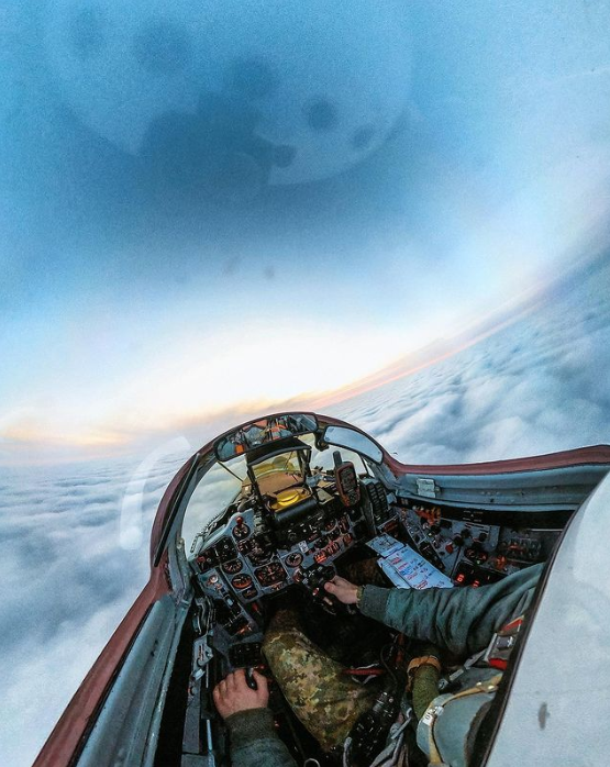 На висоті: молодий герой-ас Karaya розповів про повітряні бої та звернувся до українців (відео, фото)