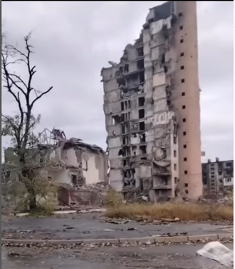 Новые фото и видео разрушенного Мариуполя. Сравните с городами, которые &quot;бомбили 8 лет&quot;