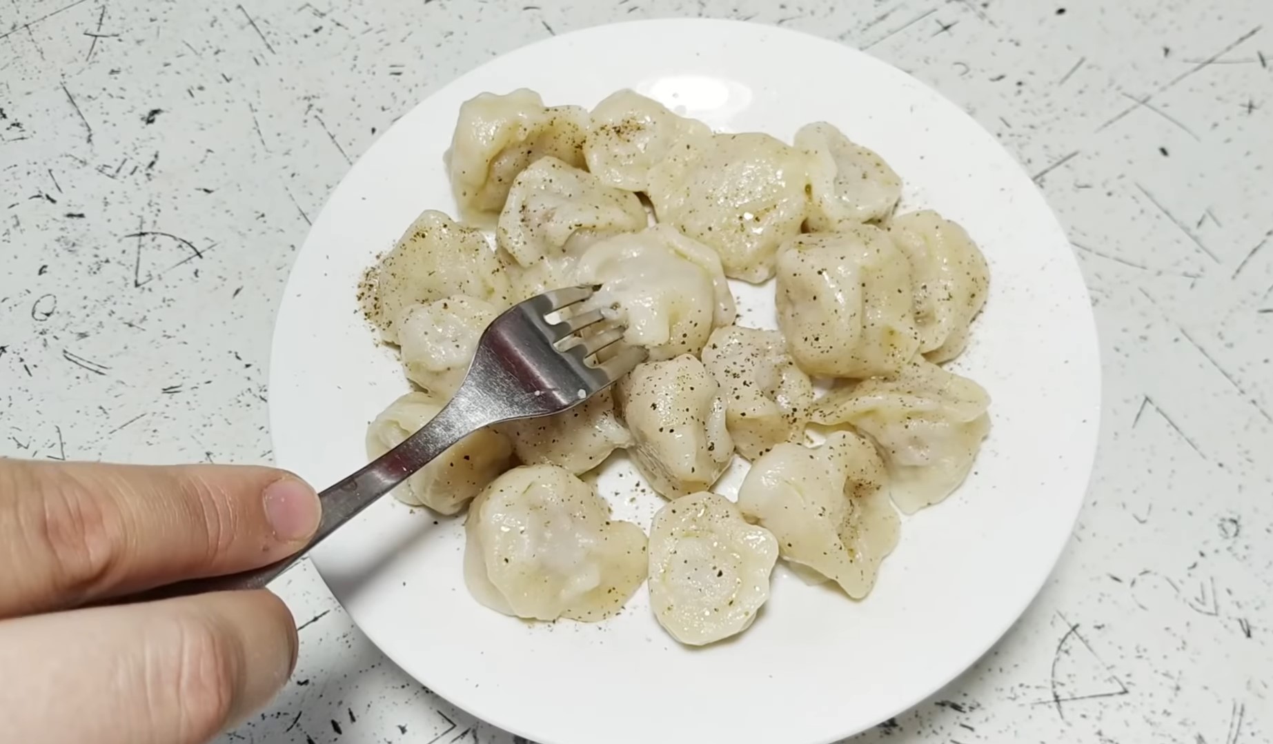 100 пельменів за 20 хвилин: супер-спосіб без пельменниці