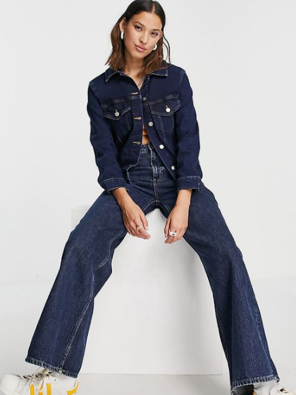 Главные антитренды 2023 года: откажитесь от этих вещей, чтобы не выглядеть смешно