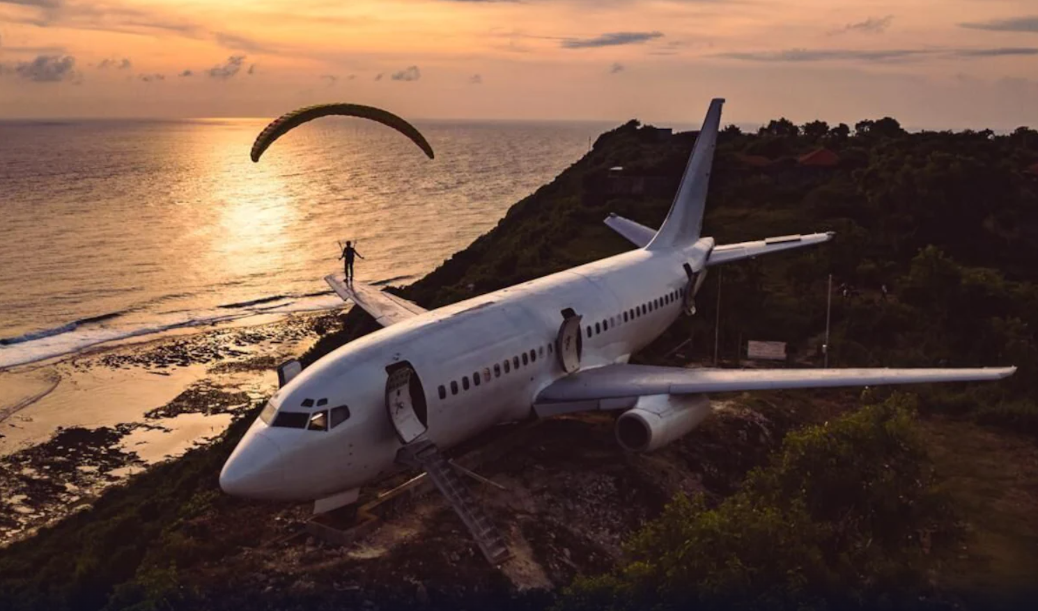 Boeing 737 перетворили у розкішну віллу, від одного погляду на яку перехоплює подих (фото)