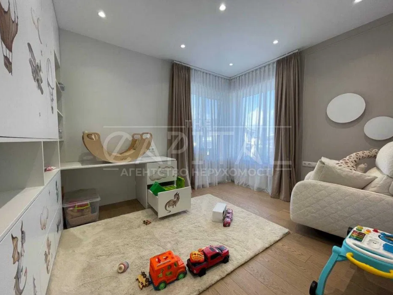 Даша Квиткова продает свой крутой дом на OLX: его цена может шокировать