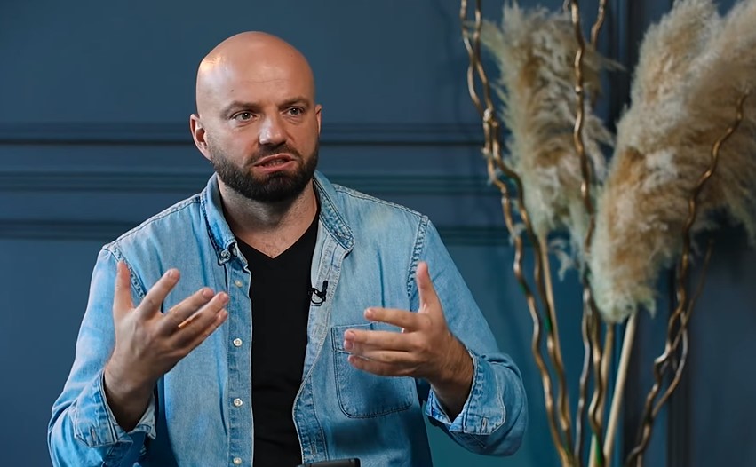 Фоззи из ТНМК объяснил, почему скрывает родных и планируют ли они возвращаться в Украину