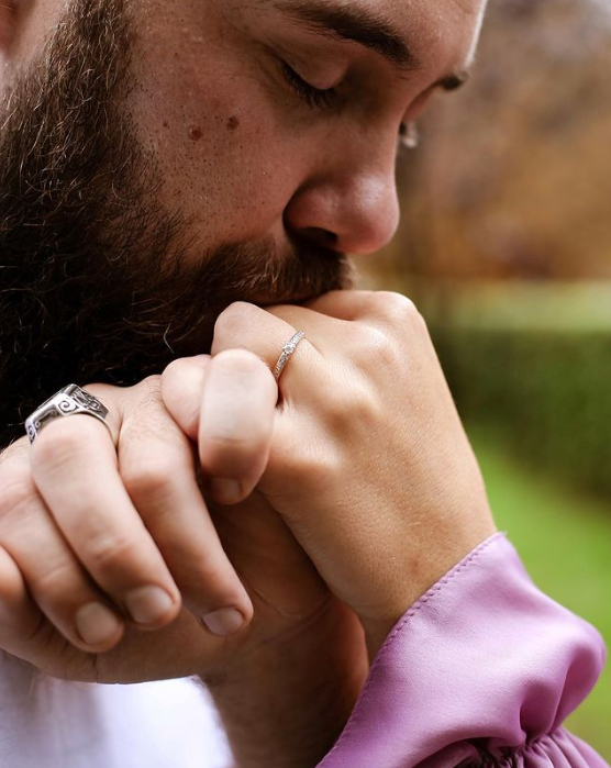 Захисник Маріуполя пройшов полон і встиг до народження первістка: милі відео і фото сім'ї &quot;азовця&quot;