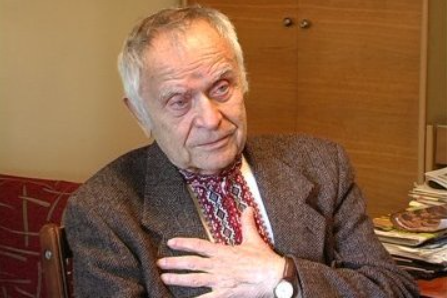 Помер Дмитро Павличко