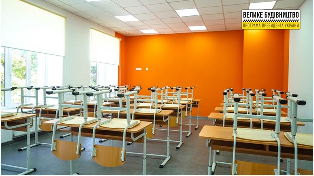 В Апостоловому завершується реконструкція найстарішого корпусу школи №3