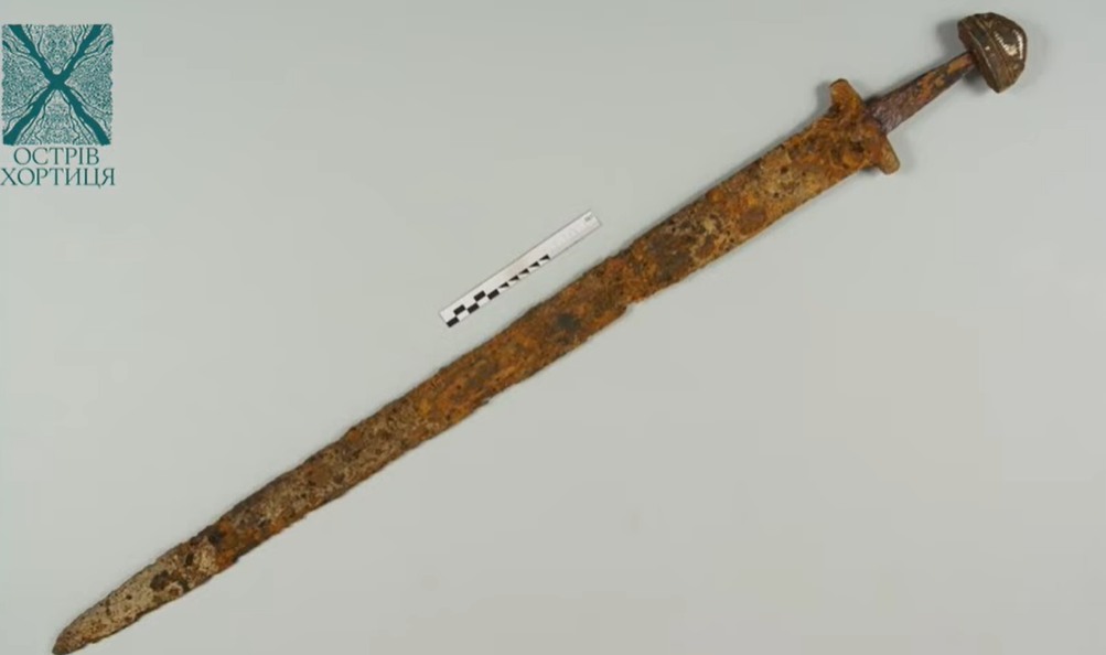 В музее &quot;Хортица&quot; рассказали о мече Святослава, найденном на месте последней битвы князя (видео)