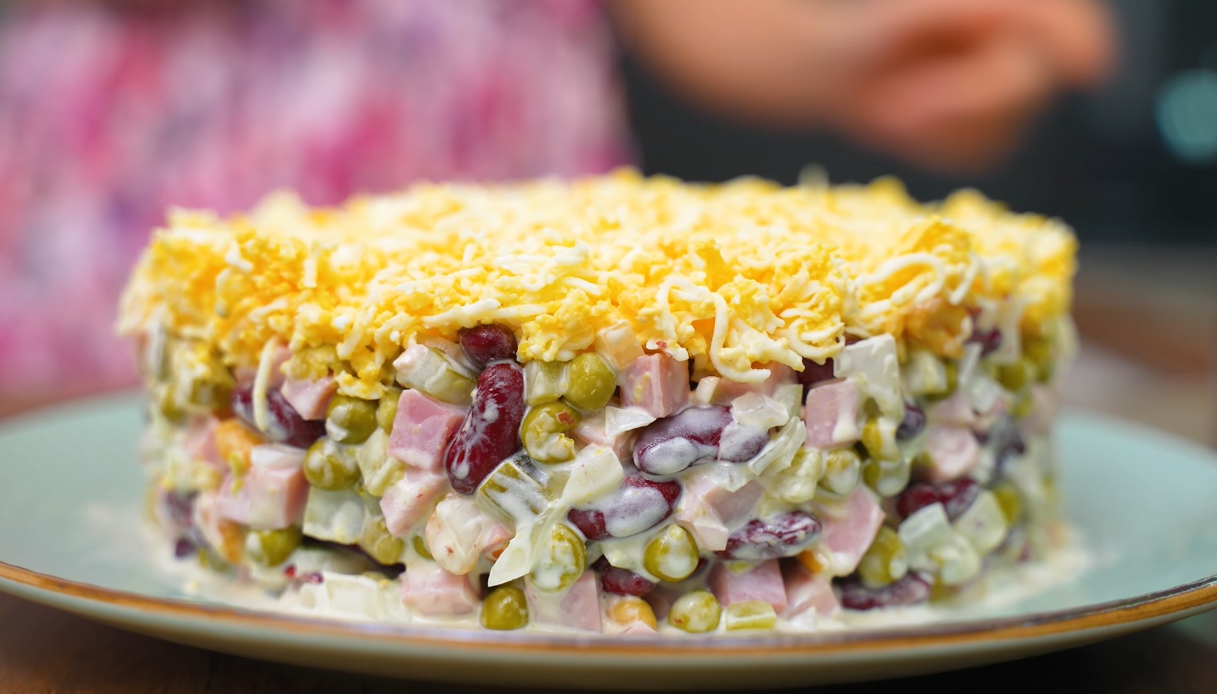 Готуємо салат &quot;Робін-Бобін&quot;, який називають братом &quot;Олів'є&quot;: швидко і дуже смачно!