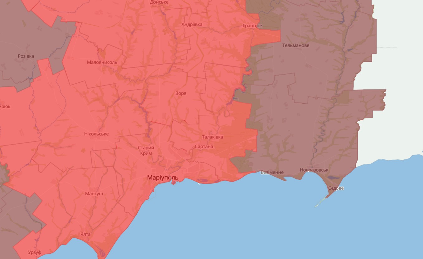 Окупанти зазивають на курорти біля зруйнованого Маріуполя (фото)