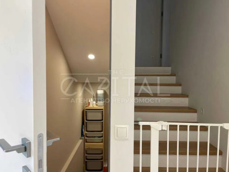 Даша Квиткова продает свой крутой дом на OLX: его цена может шокировать