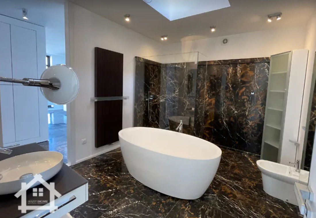 Во Львове за 37 миллионов продают VIP-квартиру с "хорошим видом": как выглядит жилье