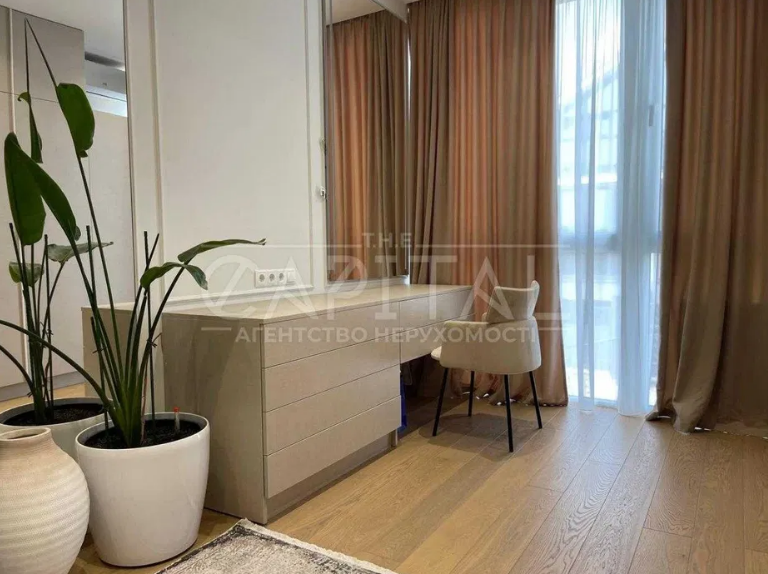 Даша Квиткова продает свой крутой дом на OLX: его цена может шокировать