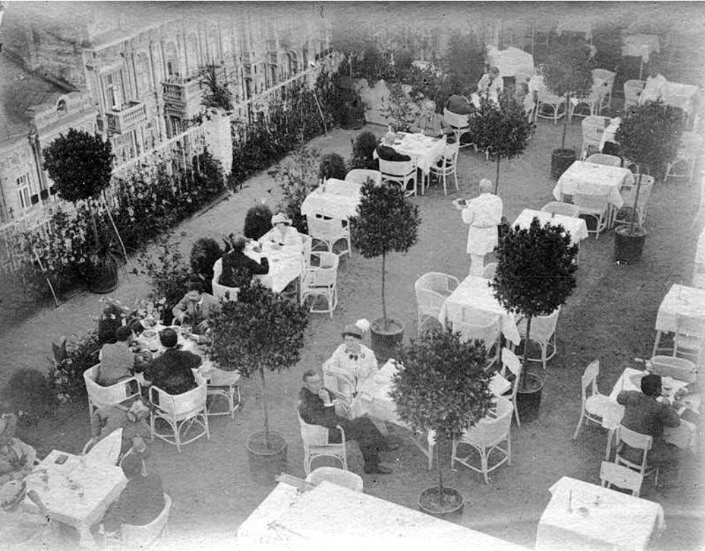 Деликатесы с пармезаном и гречневая "лемішка": что ели украинцы 100 лет назад