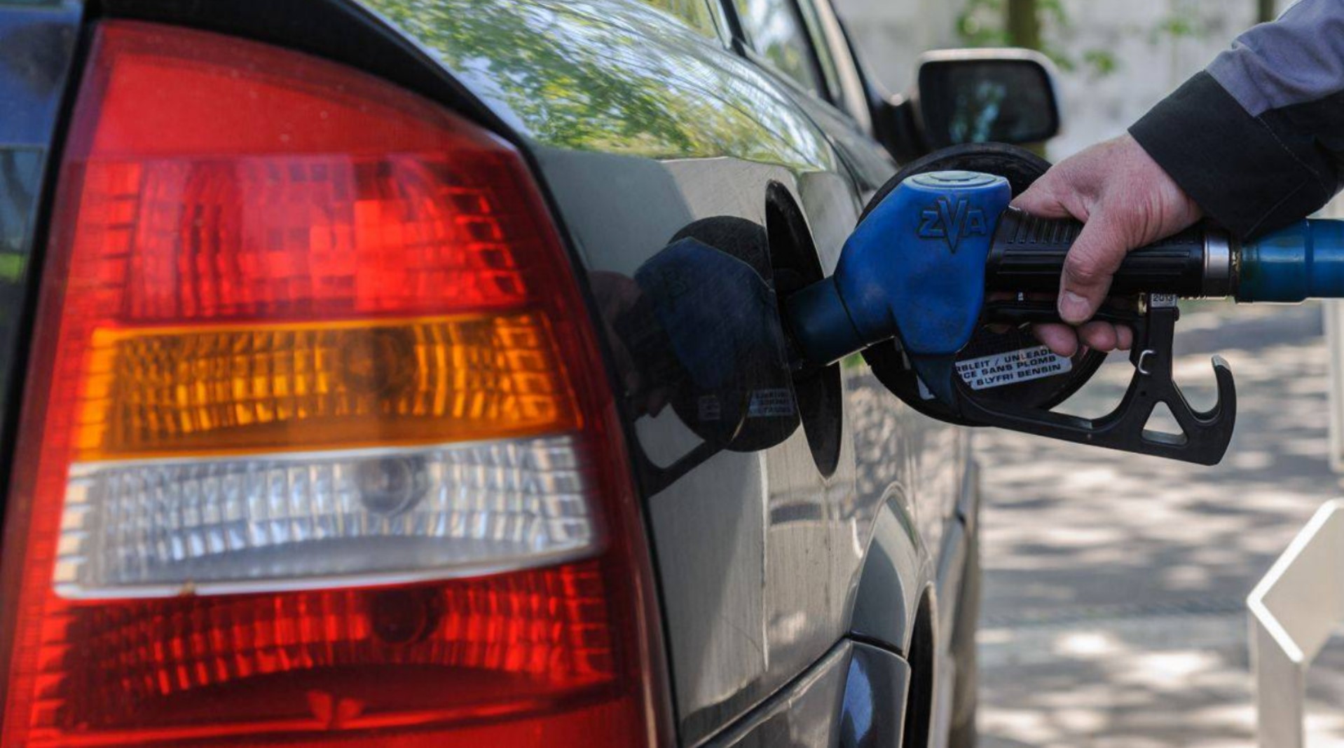 Советы автомобилистам: что делать, если заправил машину бензином не той марки