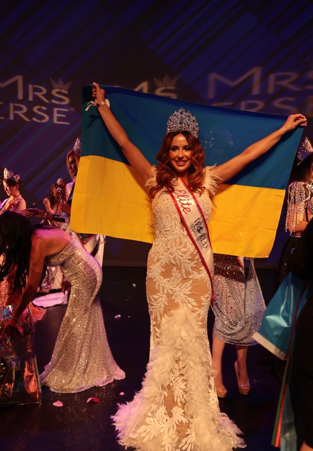 50-летняя украинка выиграла конкурс "Мисс Мира". От фото красавицы не оторвать глаз!