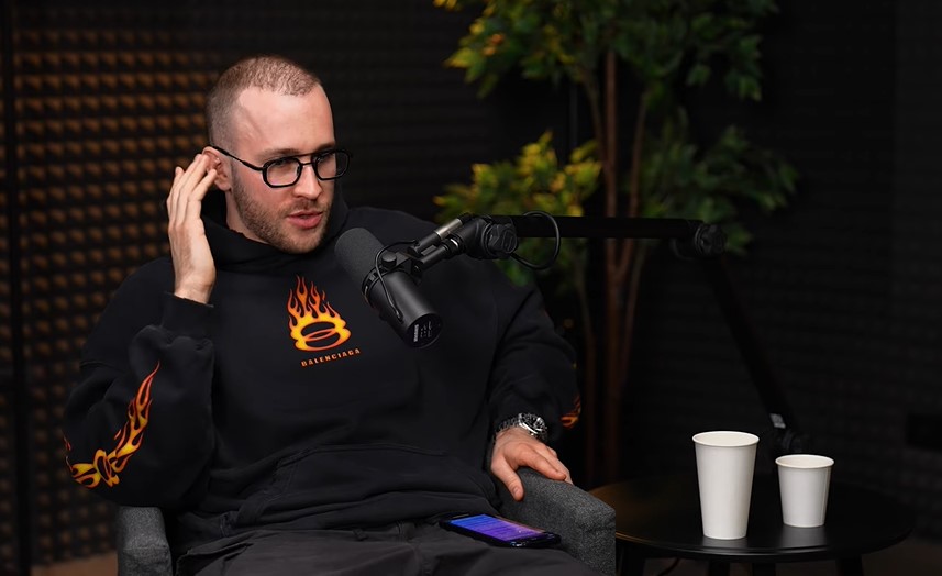 Блогер Паша Бумчик після втечі за кордон згадав про військових: &quot;Я їх поважаю&quot;