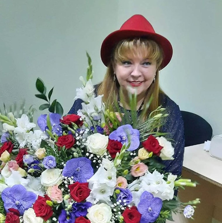 Викладачка вокалу, мама і бабуся: як сьогодні виглядає колишня дружина Іво Бобула Лілія Сандулесу (фото)