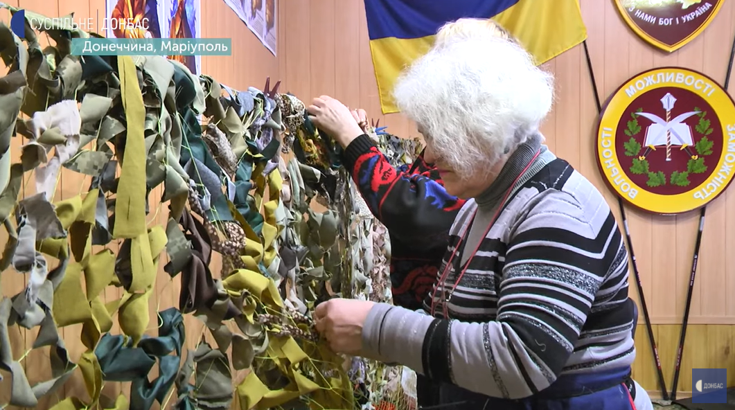 &quot;В українців - ген опору&quot;: бабуся з Маріуполя освоїла автомат і прославилася на весь світ