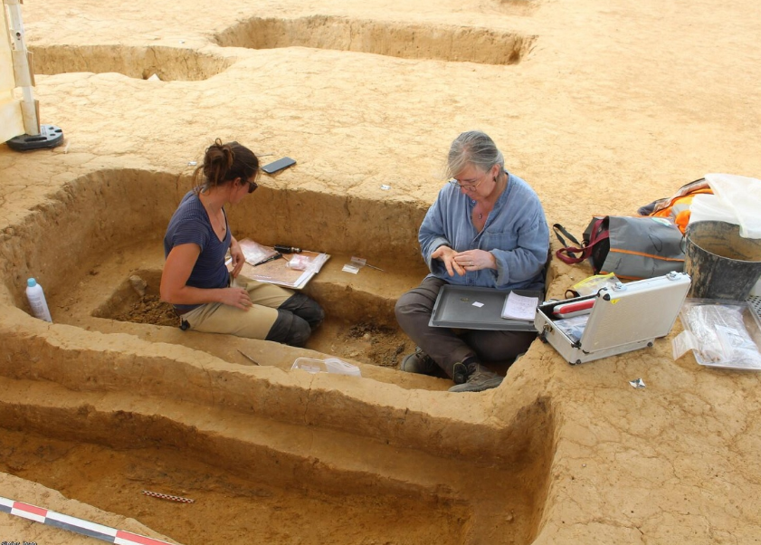 Археологи розкопали святилище бога війни з артефактами, яким понад 1500 років (фото)