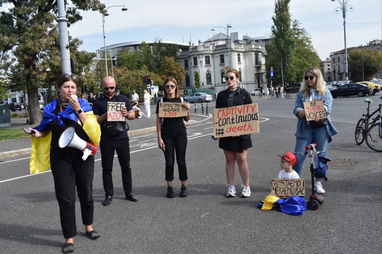 &quot;Не маємо права мовчати&quot;: на мітингу в Бухаресті нагадали про жертв російського полону