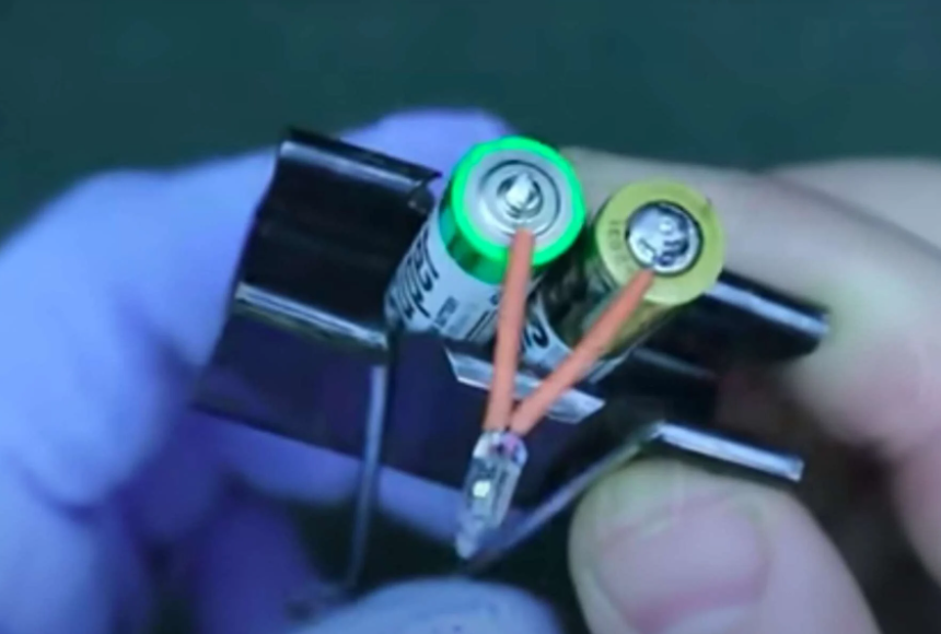 Як зробити ліхтар за 72 гривні, який світитиме 3 місяці: інструкція