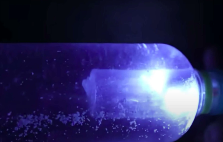 Як зробити ліхтар за 72 гривні, який світитиме 3 місяці: інструкція