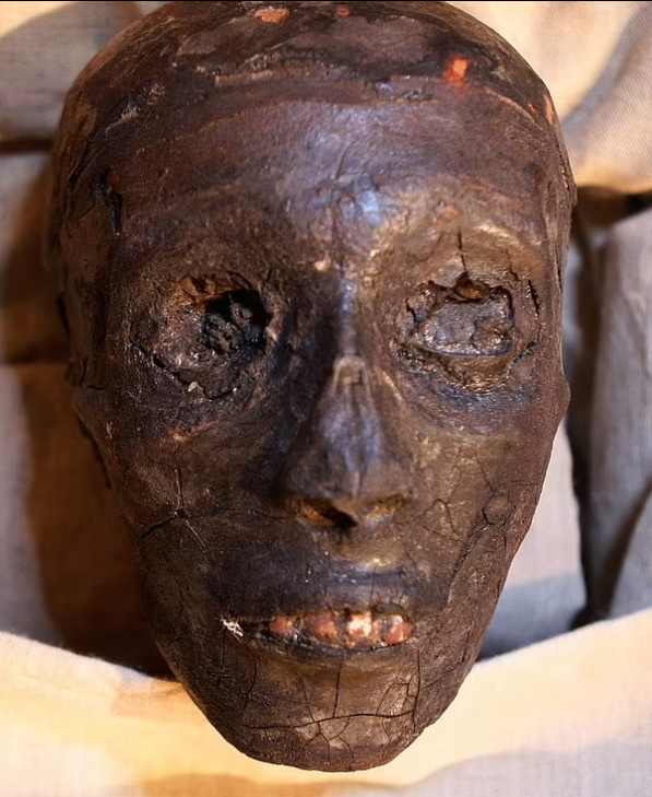 Ученые воссоздали лицо Тутанхамома. Смотрите, как выглядел фараон 3000 лет назад