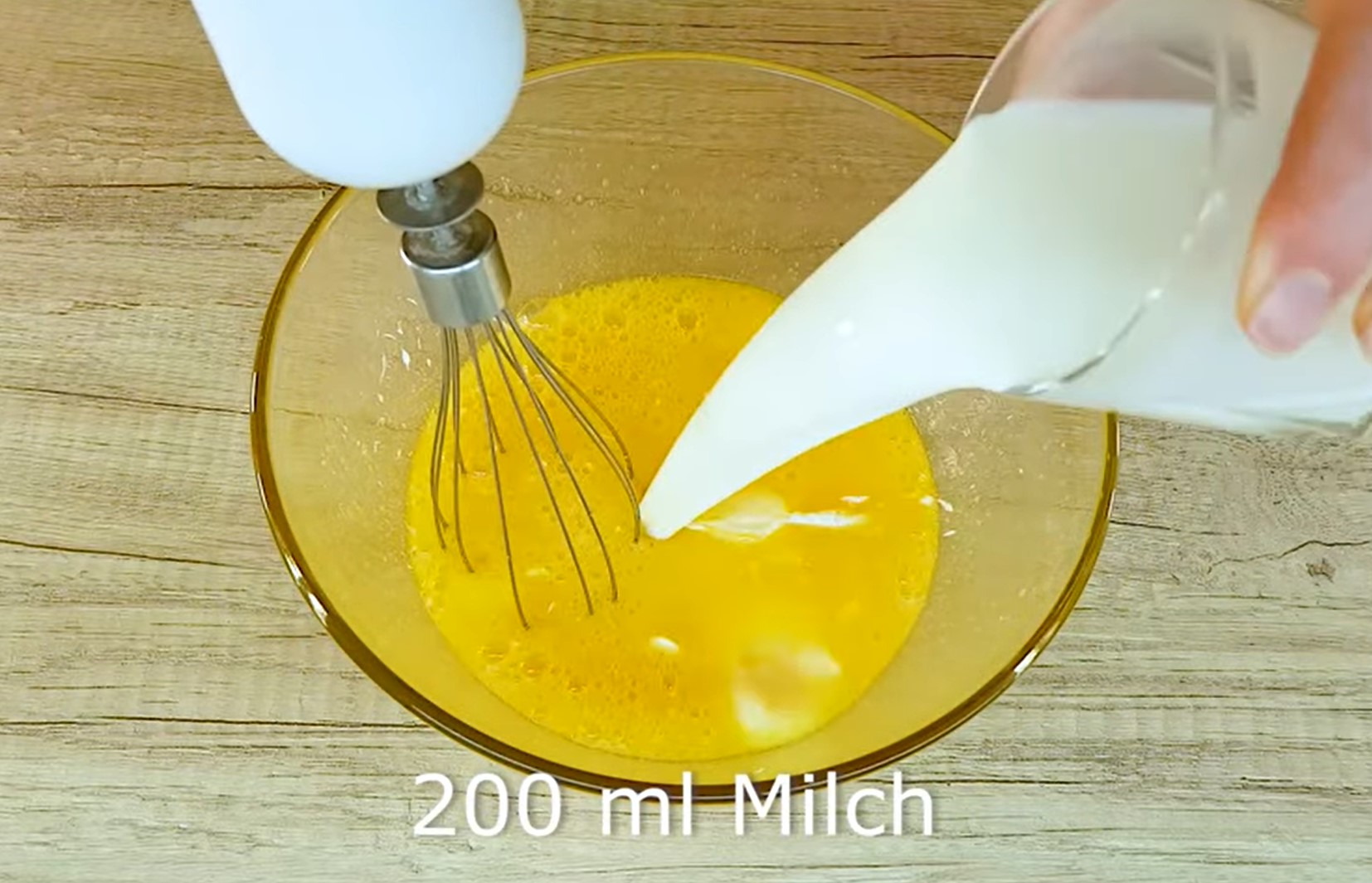 Французький яблучний пиріг, в якому яблук більше, ніж тіста: простий рецепт