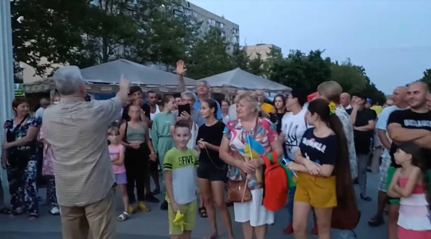 Херсонський кавун продали на аукціоні за 2 тисячі гривень. Гроші передадуть ЗСУ (відео)