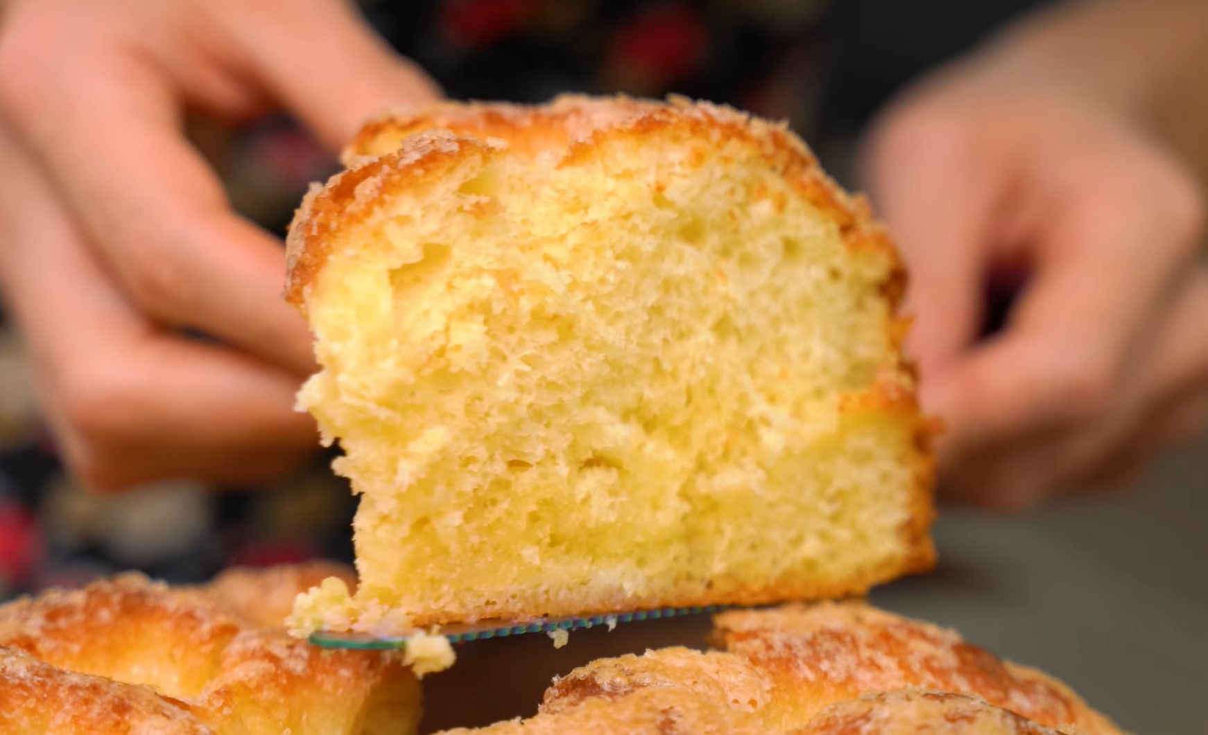 М'який як пух цукровий пиріг: готуємо за бабусиним рецептом