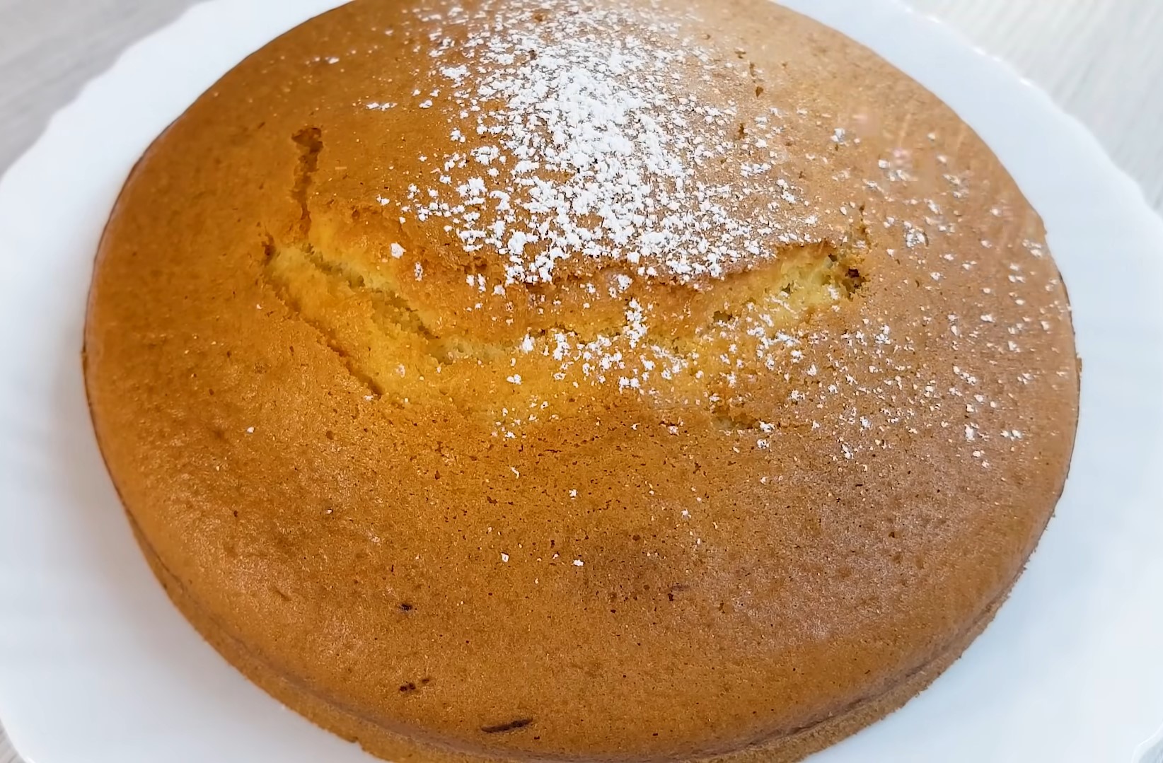 Готуємо пиріг за лічені хвилини: все змішав і в духовку!