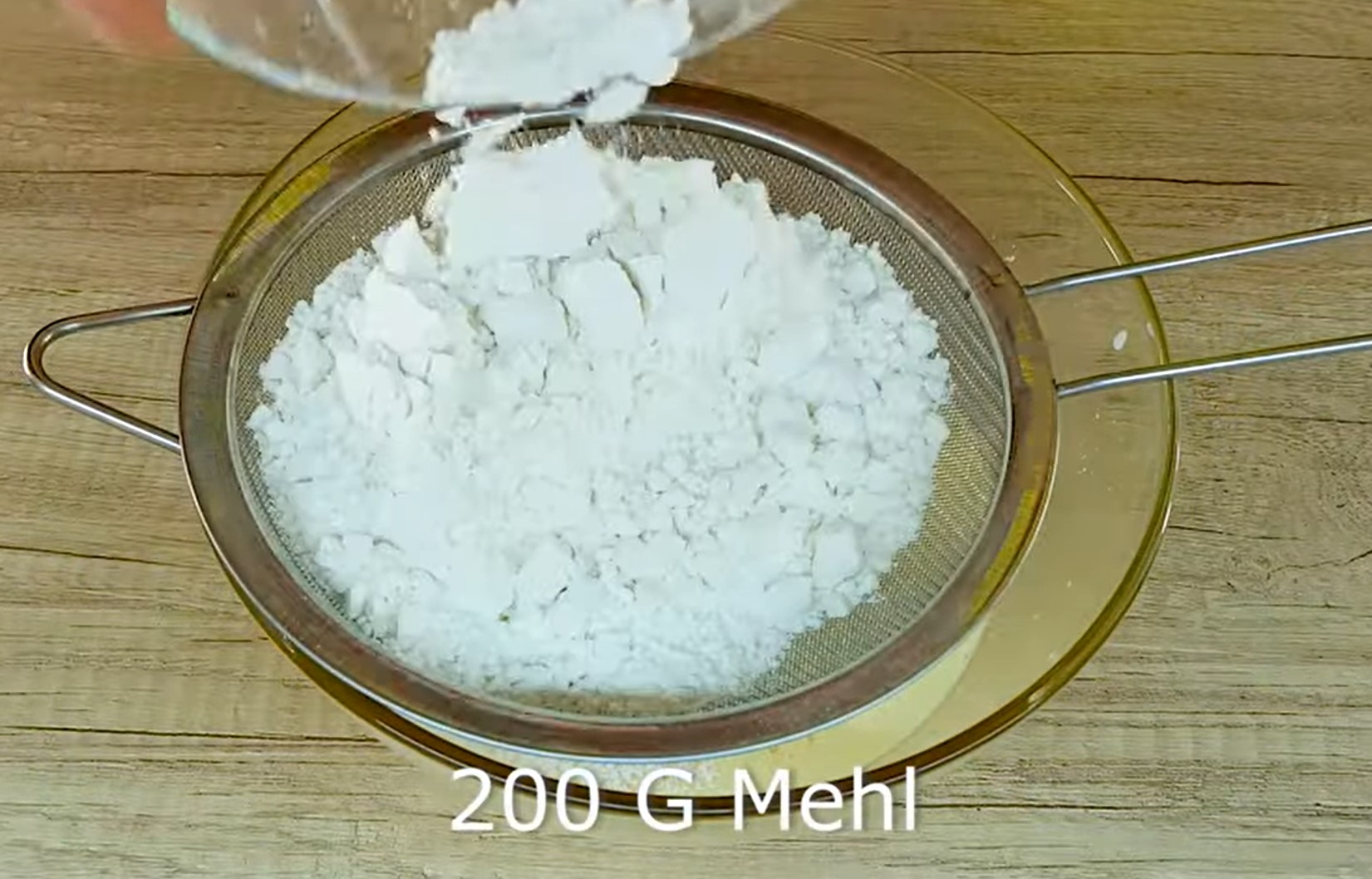 Французький яблучний пиріг, в якому яблук більше, ніж тіста: простий рецепт